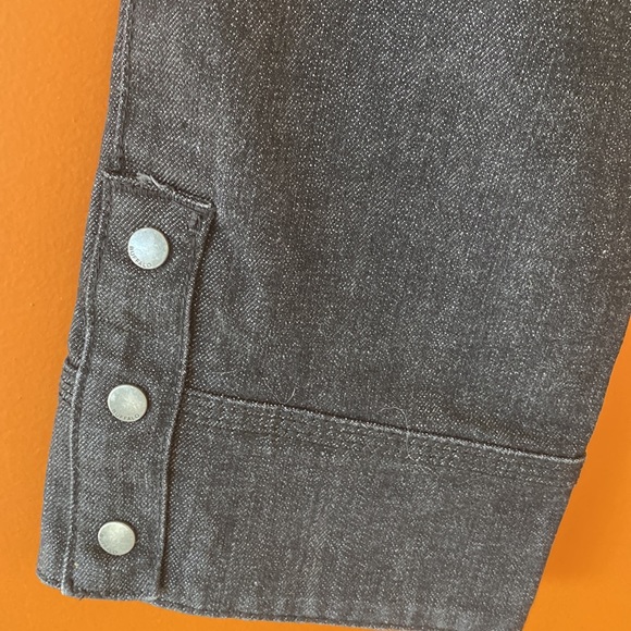 Buffalo jeans by David Bitton size 27 Capri pants in black denim. - Picture 4 of 11